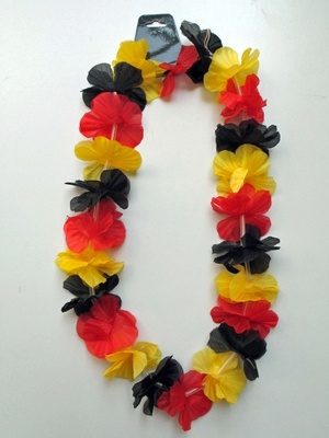 Blütenkette in Deutschlandfarben